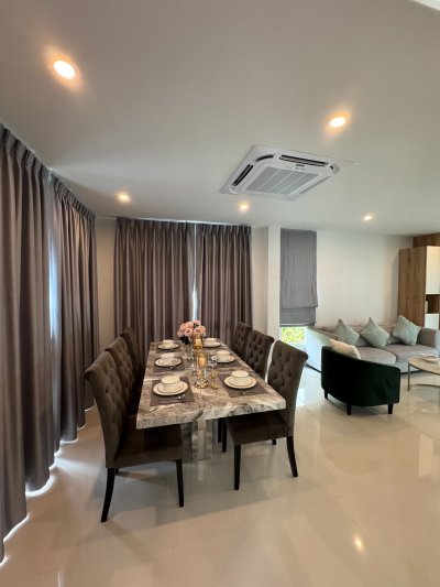 8R0460 ให้เช่าบ้านแฝดชั้นเดียว 3 ห้องนอน 3 ห้องน้ำ ราคา 70,000/เดือน โซนฉลอง 8R0460 ให้เช่าบ้านแฝดชั้นเดียว 3 ห้องนอน 3 ห้องน้ำ ราคา 70,000/เดือน โซนฉลอง