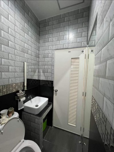 8R0462 ให้เช่าบ้านแฝดชั้นเดียว 2ห้องนอน 2ห้องน้ำ ราคา 25,000/เดือน โซนฉลอง