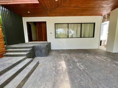 8R0485 Pool villa 3bedroom 3bathroom 130,000/month in chalong