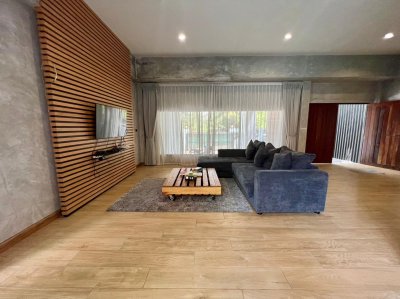 8R0485 Pool villa 3bedroom 3bathroom 130,000/month in chalong