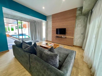 8R0485 Pool villa 3bedroom 3bathroom 130,000/month in chalong