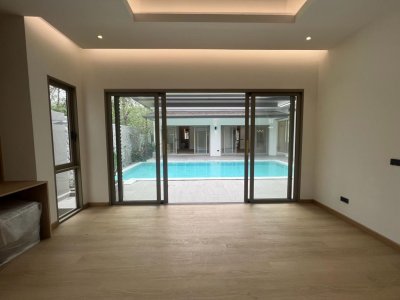 8R0526 ให้เช่า pool villa 3 ห้องนอน 4 ห้องน้ำ ให้เช่า 200,000 ต่อเดือน โซนฉลอง
