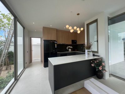 8R0526 ให้เช่า pool villa 3 ห้องนอน 4 ห้องน้ำ ให้เช่า 200,000 ต่อเดือน โซนฉลอง