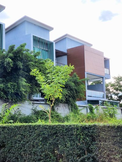 8R0529 ให้เช่าบ้านสามชั้น 3ห้องนอน 3ห้องน้ำ ราคา 90,000/เดือน โซนฉลอง