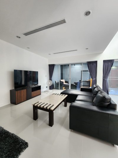 8R0529 ให้เช่าบ้านสามชั้น 3ห้องนอน 3ห้องน้ำ ราคา 90,000/เดือน โซนฉลอง