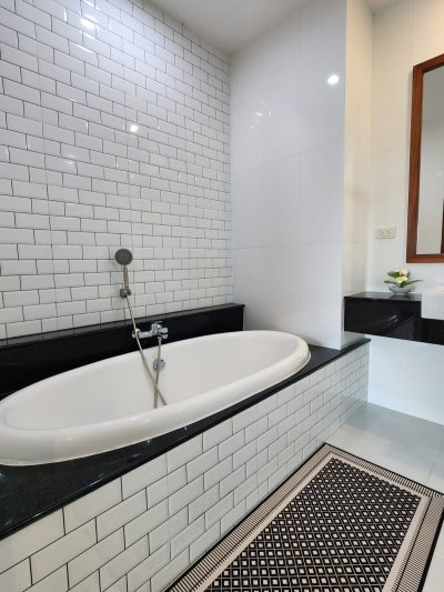 8R0529 ให้เช่าบ้านสามชั้น 3ห้องนอน 3ห้องน้ำ ราคา 90,000/เดือน โซนฉลอง