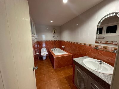 8R0541 ให้เช่าบ้านสองชั้น 3ห้องนอน 4ห้องน้ำ ราคา 50,000/เดือน โซนฉลอง