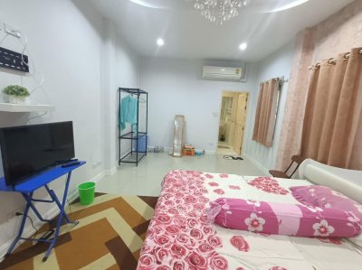 8R0437 ให้เช่าบ้านแฝดชั้นเดียว 2ห้องนอน2ห้องน้ำ ราคา 20,000/เดือน โซนฉลอง