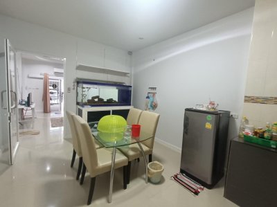 8R0437 ให้เช่าบ้านแฝดชั้นเดียว 2ห้องนอน2ห้องน้ำ ราคา 20,000/เดือน โซนฉลอง