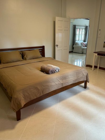 8R0549 ให้เช่าบ้านชั้นเดียว 2ห้องนอน 2ห้องน้ำ ราคา 25,000/เดือน โซนฉลอง