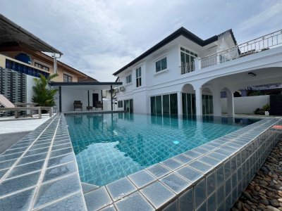 8R0558 ให้เช่า pool villa 3ห้องนอน 4ห้องน้ำ ราคา 80,000/เดือน โซนฉลอง