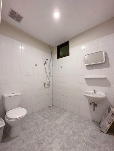 8R0561 ให้เช่าบ้านเดี่ยวชั้นเดียว 2ห้องนอน2ห้องน้ำ ราคา 35,000/เดือน โซนฉลอง