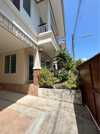 8R0562 ให้เช่าบ้านเดี่ยวสองชั้น 3ห้องนอน 3ห้องน้ำ ราคา 40,000/เดือน โซนฉลอง