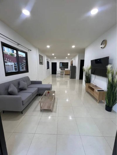 8R0568 ให้เช่าบ้านเดี่ยวชั้นเดียว 2ห้องนอน 1ห้องน้ำ ราคา 28,000/เดือน โซนฉลอง