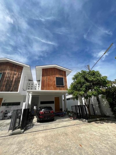 8R0582 This house for rent 3bedrooms 3bathrooms 58,000/month at chalong have fully furnished