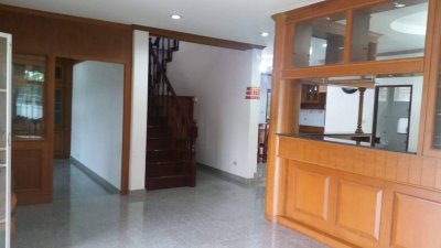 8R0589 ให้เช่าบ้านเดี่ยวสองชั้น 3ห้องนอน 3ห้องน้ำ ราคา 35,000/เดือน โซนฉลอง