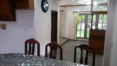 8R0589 ให้เช่าบ้านเดี่ยวสองชั้น 3ห้องนอน 3ห้องน้ำ ราคา 35,000/เดือน โซนฉลอง