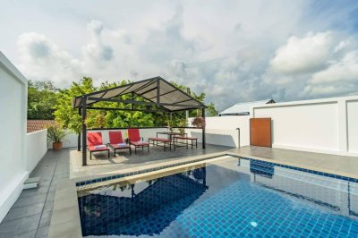 8R0593 Pool villa for rent 3bedrooms 3bathrooms 60,000/month at chalong