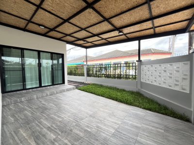 8R0595 ให้เช่าบ้านแฝดชั้นเดียว 3ห้องนอน 2ห้องน้ำ ราคา 38,000/เดือน โซนฉลอง