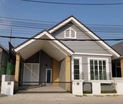 8R0596 Pool villa for rent 3bedrooms 2bathrooms 65,000/month at chalong