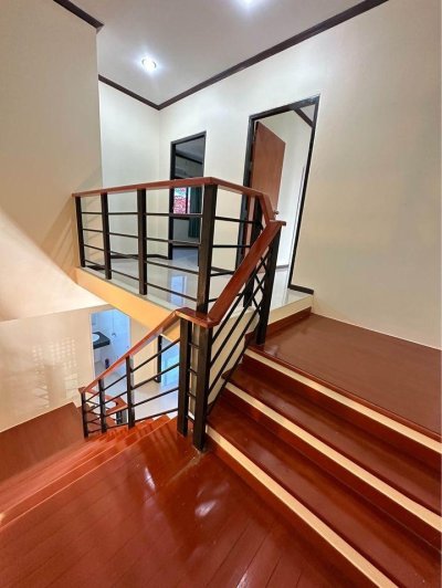 8R0597 ให้เช่าบ้านแฝดสามชั้น 3 ห้องนอน 3 ห้องน้ำ ราคา 38,000/เดือน โซนฉลอง