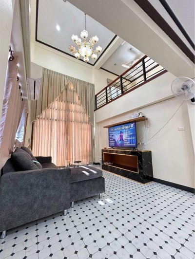 8R0597 ให้เช่าบ้านแฝดสามชั้น 3 ห้องนอน 3 ห้องน้ำ ราคา 38,000/เดือน โซนฉลอง