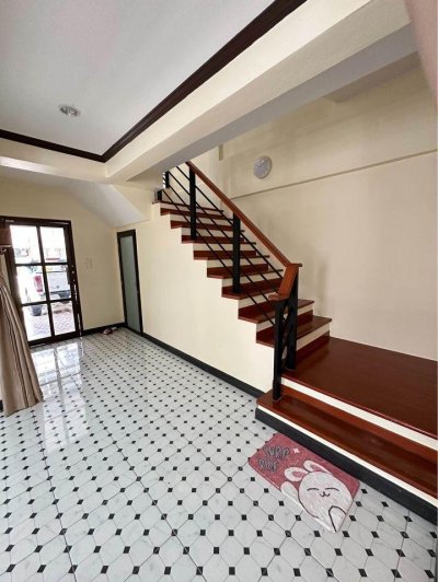 8R0597 ให้เช่าบ้านแฝดสามชั้น 3 ห้องนอน 3 ห้องน้ำ ราคา 38,000/เดือน โซนฉลอง