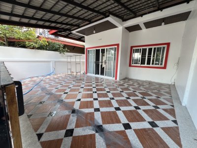 8R0598 ให้เช่าบ้านแฝดสองชั้น 3ห้องนอน 3ห้องน้ำ ราคา 35,000/เดือน โซนฉลอง