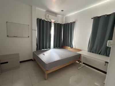 8R0598 ให้เช่าบ้านแฝดสองชั้น 3ห้องนอน 3ห้องน้ำ ราคา 35,000/เดือน โซนฉลอง