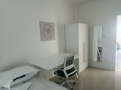 8R0599 ให้เช่าบ้านแฝดสองชั้น 3ห้องนอน 3ห้องน้ำ ราคา 42,000/เดือน โซนฉลอง