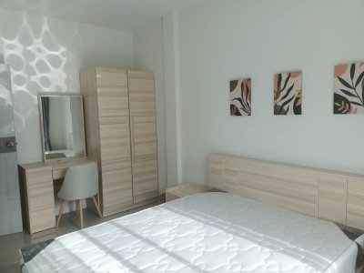 8R0599 ให้เช่าบ้านแฝดสองชั้น 3ห้องนอน 3ห้องน้ำ ราคา 42,000/เดือน โซนฉลอง