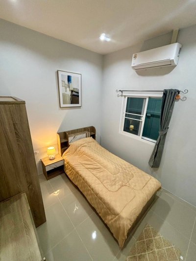 8R0600 ให้เช่าบ้านแฝดชั้นเดียว 2ห้องนอน 2ห้องน้ำ ราคา 30,000/เดือน โซนฉลอง