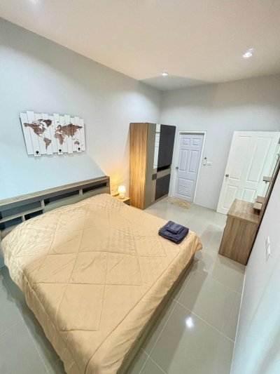 8R0600 ให้เช่าบ้านแฝดชั้นเดียว 2ห้องนอน 2ห้องน้ำ ราคา 30,000/เดือน โซนฉลอง