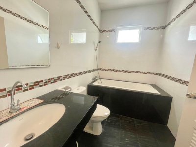 8R0607 ให้เช่า pool villa 4ห้องนอน 4ห้องน้ำ ราคา 65,000/เดือน โซนฉลอง