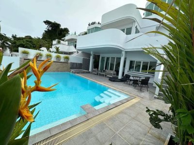 8R0611 ให้เช่า pool villa 4ห้องนอน 4ห้องน้ำ ราคา 110,000/เดือน โซนฉลอง