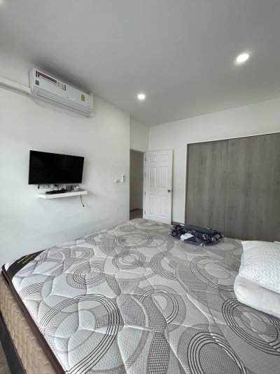 8R0613 ให้เช่าบ้านแฝดสองชั้น 3ห้องนอน 2ห้องน้ำ ราคา 28,000/เดือน โซนฉลอง