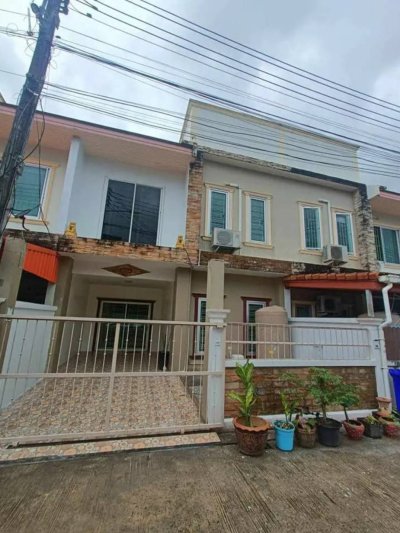 8R0618 ให้เช่าบ้านแฝดสองชั้น 3ห้องนอน 2ห้องน้ำ ราคา 23,000/เดือน โซนฉลอง