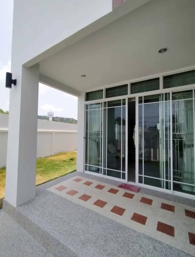 8R0621 ให้เช่าบ้านเดี่ยวสองชั้น 3ห้องนอน 3ห้องน้ำ ราคา 45,000/เดือน โซนฉลอง