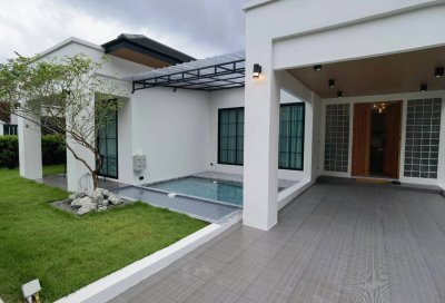 8R0639 House with Jacuzzi for rent 3 bedroom 4 bathroom 65,000/month at chalong