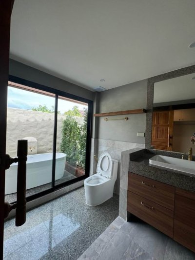 8R0644 ให้เช่า pool villa 4 ห้องนอน 4 ห้องน้ำ ราคา 150,000/เดือน โซนฉลอง