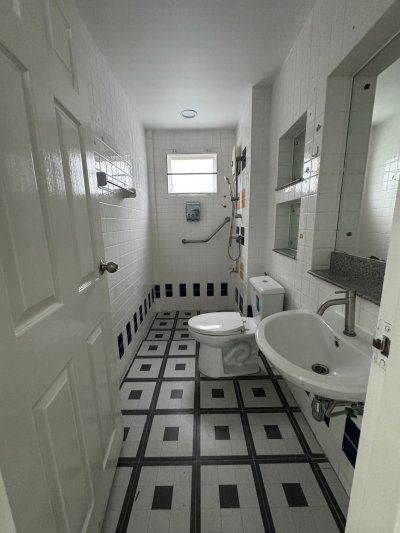 8R0653 ให้เช่าบ้านเดี่ยวสองชั้น 3 ห้องนอน 2 ห้องน้ำ ราคา 50,000/เดือน โซนฉลอง