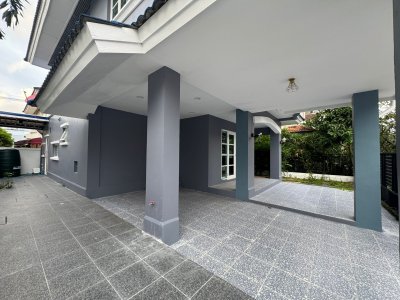 8R0653 ให้เช่าบ้านเดี่ยวสองชั้น 3 ห้องนอน 2 ห้องน้ำ ราคา 50,000/เดือน โซนฉลอง