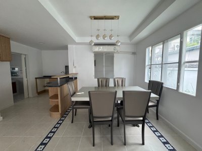 8R0653 ให้เช่าบ้านเดี่ยวสองชั้น 3 ห้องนอน 2 ห้องน้ำ ราคา 50,000/เดือน โซนฉลอง