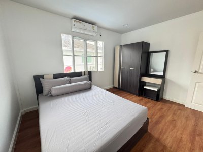 8R0653 ให้เช่าบ้านเดี่ยวสองชั้น 3 ห้องนอน 2 ห้องน้ำ ราคา 50,000/เดือน โซนฉลอง