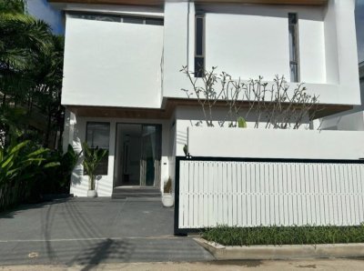 8R0654 ให้เช่า pool villa 5 ห้องนอน 5 ห้องน้ำ ราคา 195,000/เดือน โซนฉลอง