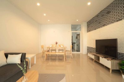 8R0663 ให้เช่าบ้านแฝดสองชั้น 2ห้องนอน 3ห้องน้ำ ราคา 32,000/เดือน โซนฉลอง