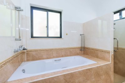 8R0675 ให้เช่า pool villa 4 ห้องนอน 4 ห้องน้ำ ราคา 120,000/เดือน โซนฉลอง