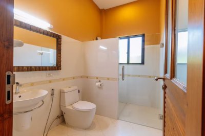 8R0675 ให้เช่า pool villa 4 ห้องนอน 4 ห้องน้ำ ราคา 120,000/เดือน โซนฉลอง