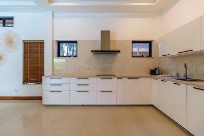 8R0675 ให้เช่า pool villa 4 ห้องนอน 4 ห้องน้ำ ราคา 120,000/เดือน โซนฉลอง