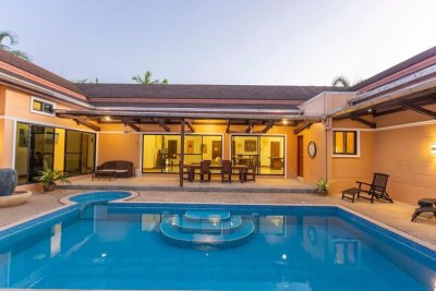 8R0675 Pool villa for rent 4 bedroom 4 bathroom 100,000/month at chalong